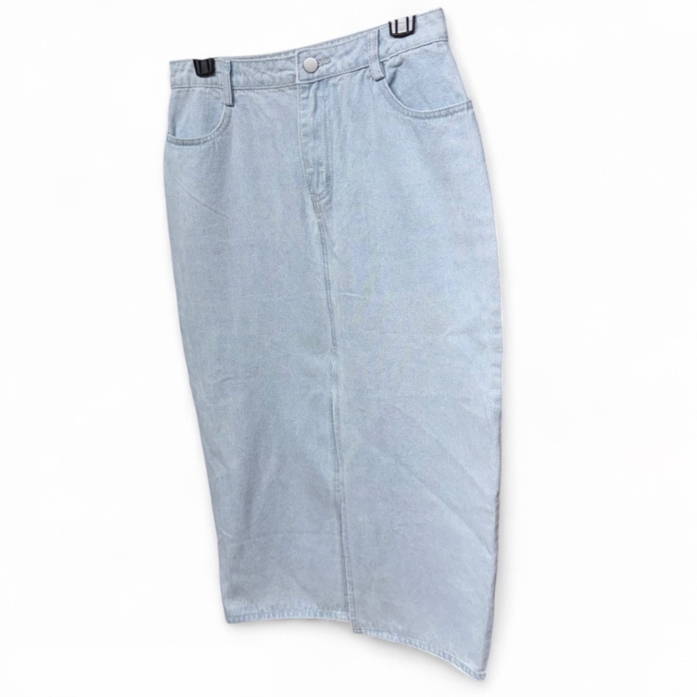 Le Lis Collection Light Wash Denim Midi Skirt with Front Slit - Size S - Picture 8 of 9